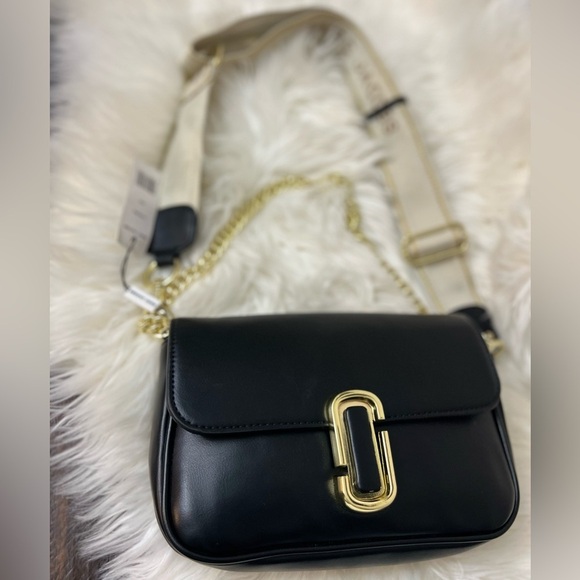 Marc Jacobs Black Shoulder Bag with Gold Chain - Picture 6 of 11